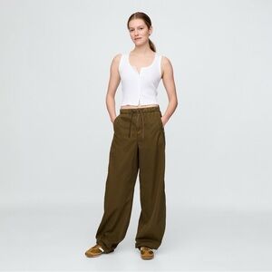 GAP Mid Rise Barrel Parachute Pants NWT Small Petite